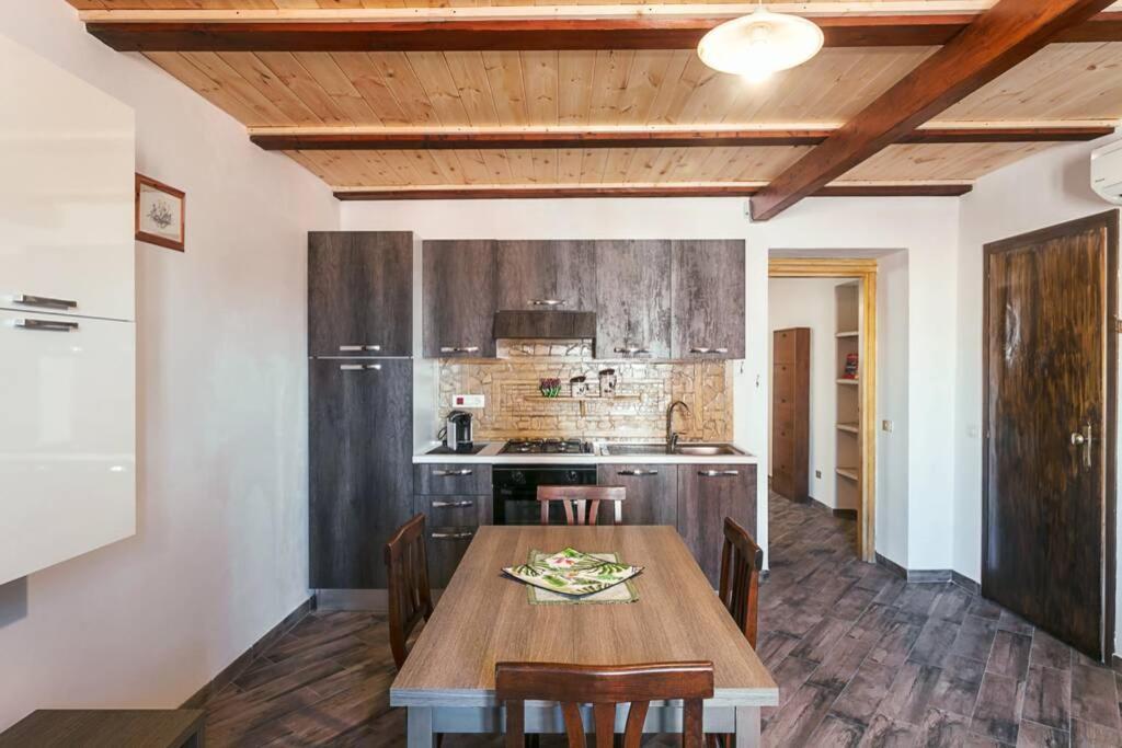 Roman Ruins - Elegant Apartment ออลเบีย ภายนอก รูปภาพ